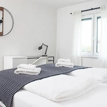 Blackncozy - Design Appartement Mit Boxspringbett Und Balkon Lorrach Exterior photo
