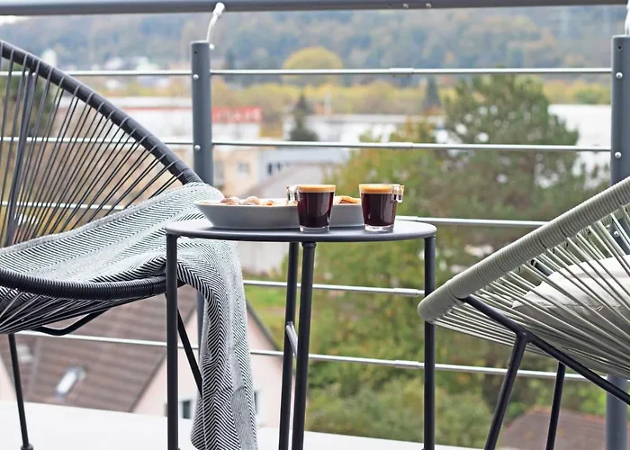 Blackncozy - Design Appartement Mit Boxspringbett Und Balkon