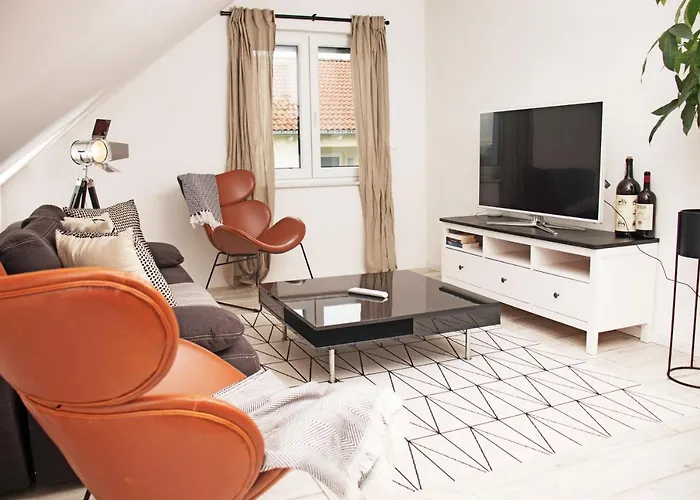 Blackncozy - Design Appartement Mit Boxspringbett Und Balkon