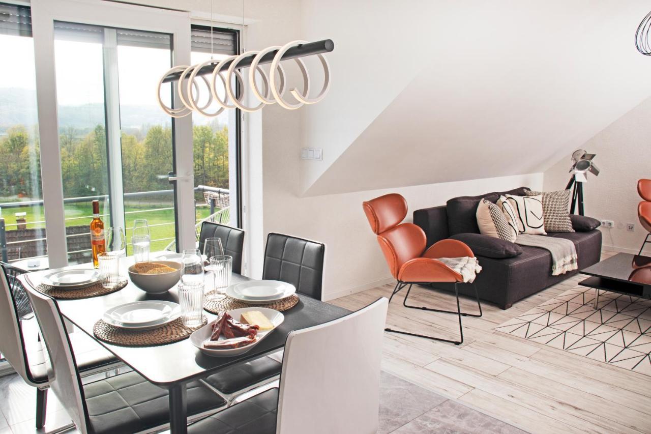 Apartment Blackncozy - Design Mit Boxspringbett Und Balkon